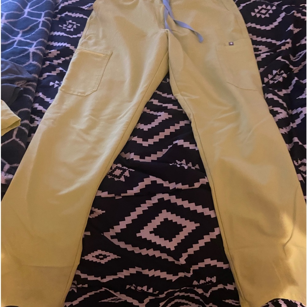 Figs Yola Citrine pants Large Tall